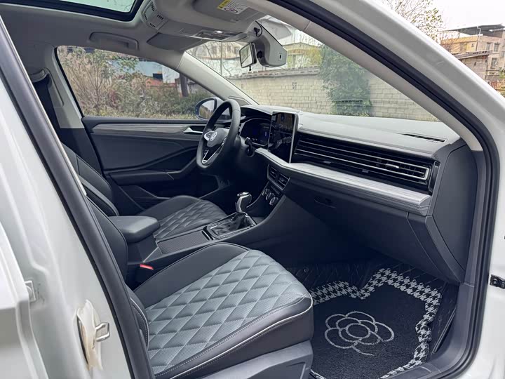 Фото 8 - Volkswagen Sagitar L