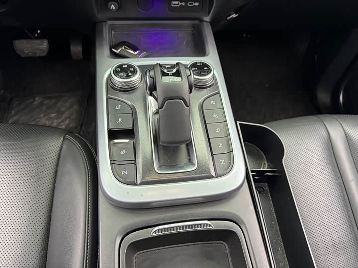 Фото 5 - Tank 300