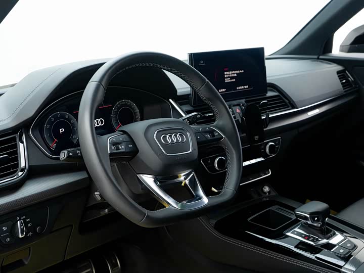 Фото 5 - Audi Q5L