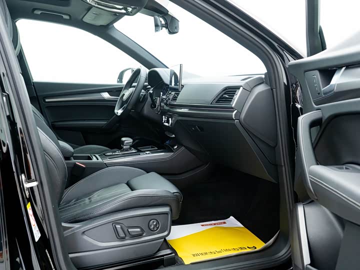 Фото 8 - Audi Q5L