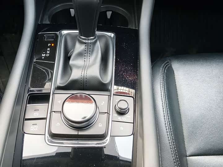 Фото 8 - Mazda 3 (Axela)