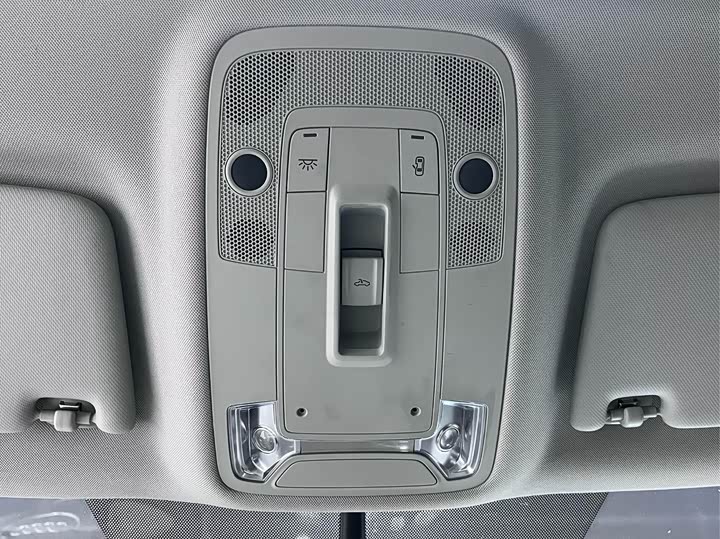 Фото 2 - Audi Q2L