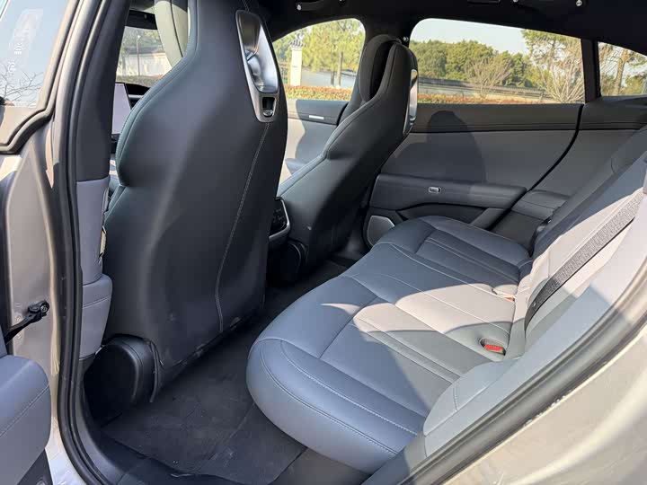 Фото 7 - Xiaomi YU7