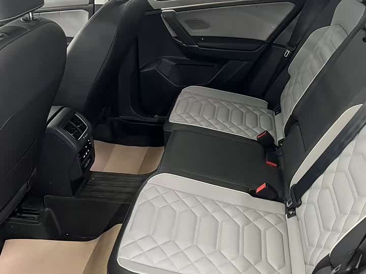 Фото 7 - Volkswagen Tayron