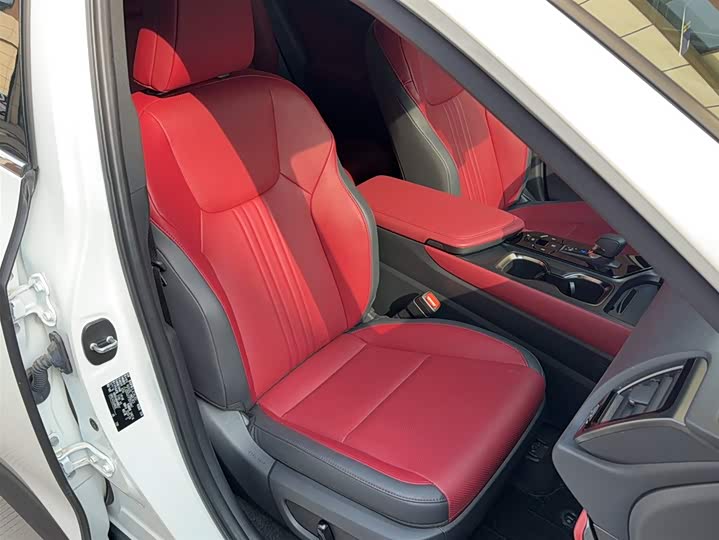 Фото 3 - Lexus NX