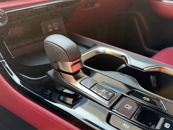 Фото 8 - Lexus NX