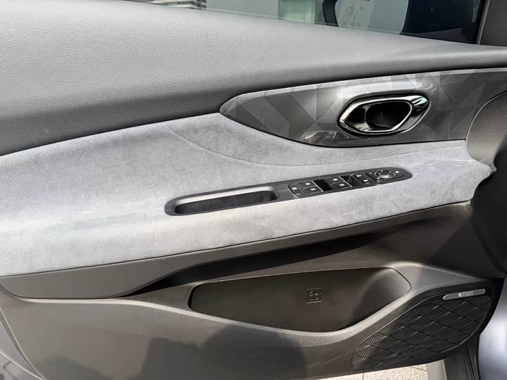 Фото 6 - GAC Trumpchi Empow R