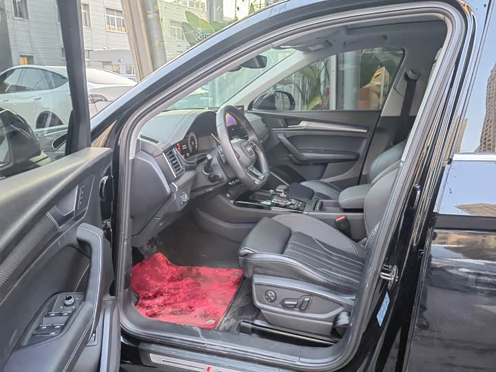 Фото 4 - Audi Q5L