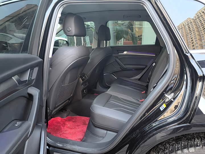 Фото 6 - Audi Q5L