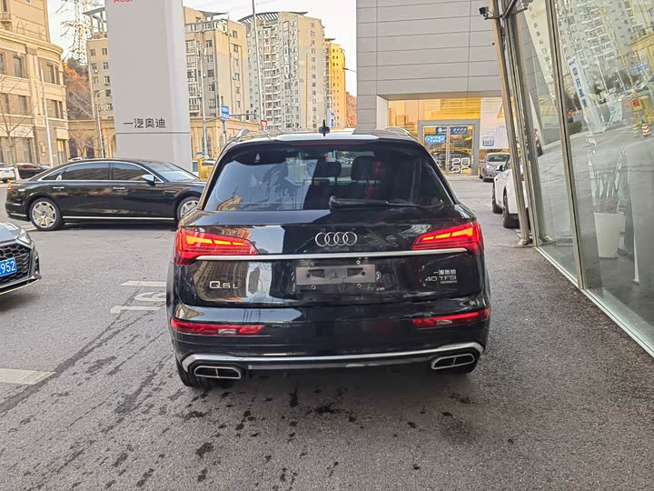 Фото 9 - Audi Q5L