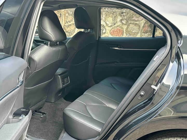 Фото 5 - Toyota Camry