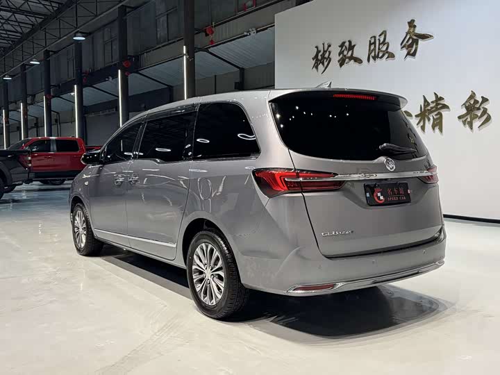 Фото 3 - Buick GL8 ES