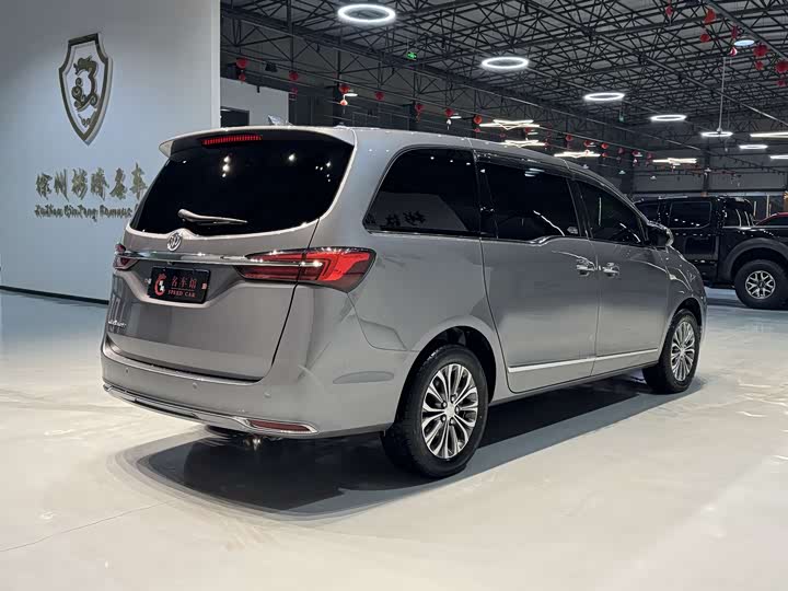 Фото 5 - Buick GL8 ES