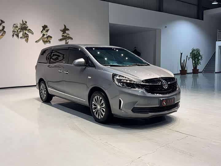 Фото 9 - Buick GL8 ES