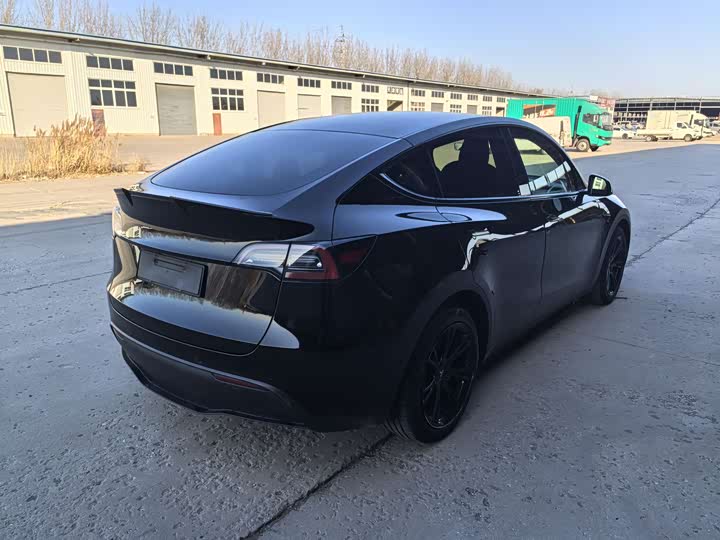 Фото 4 - Tesla Model Y