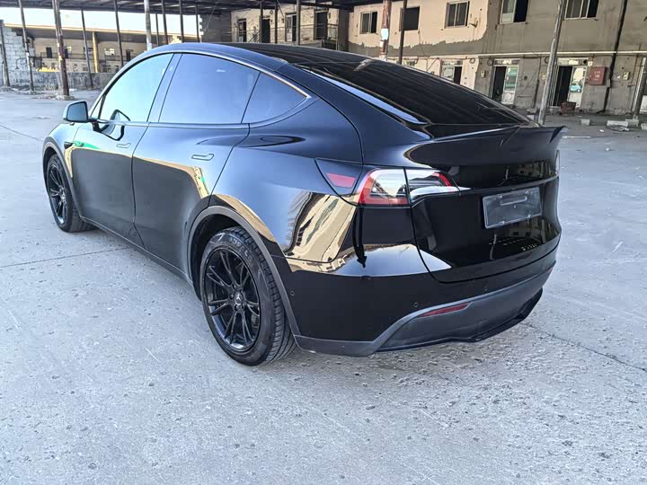 Фото 6 - Tesla Model Y