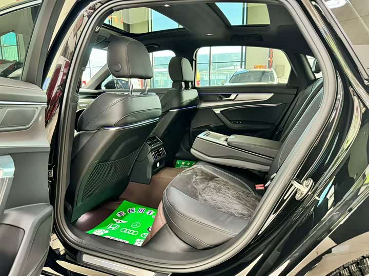 Фото 5 - Audi A6L