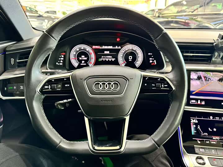 Фото 8 - Audi A6L