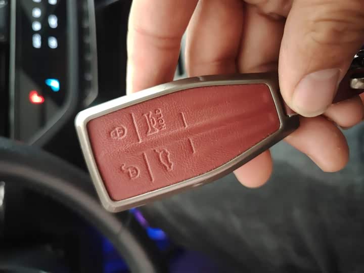 Фото 9 - Hongqi HS5