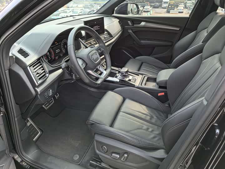 Фото 4 - Audi Q5L