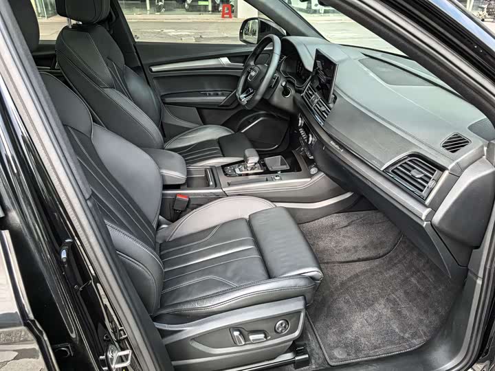 Фото 5 - Audi Q5L