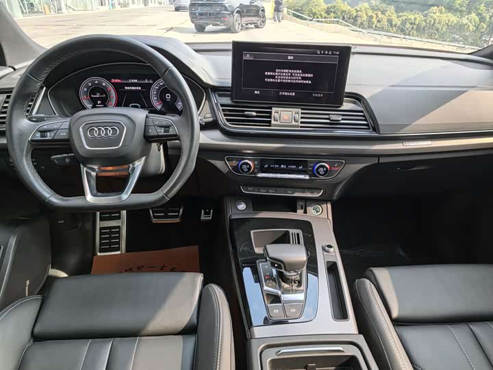Фото 6 - Audi Q5L