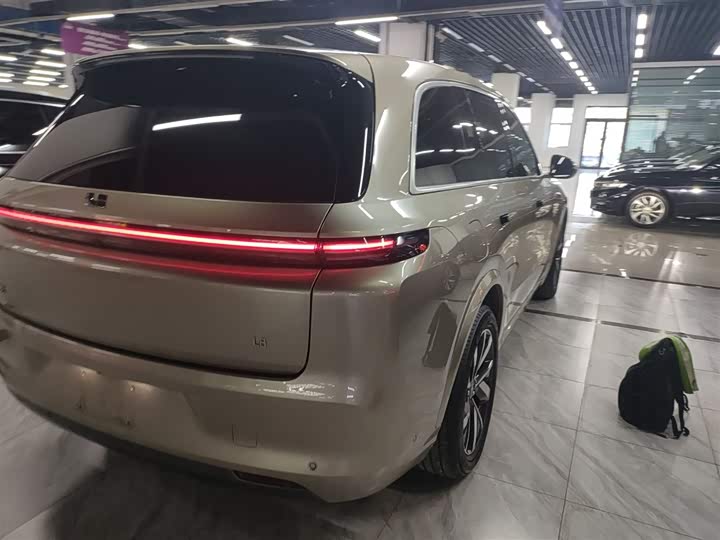 Фото 7 - LiXiang L8