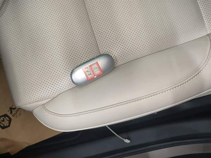 Фото 9 - LiXiang L8