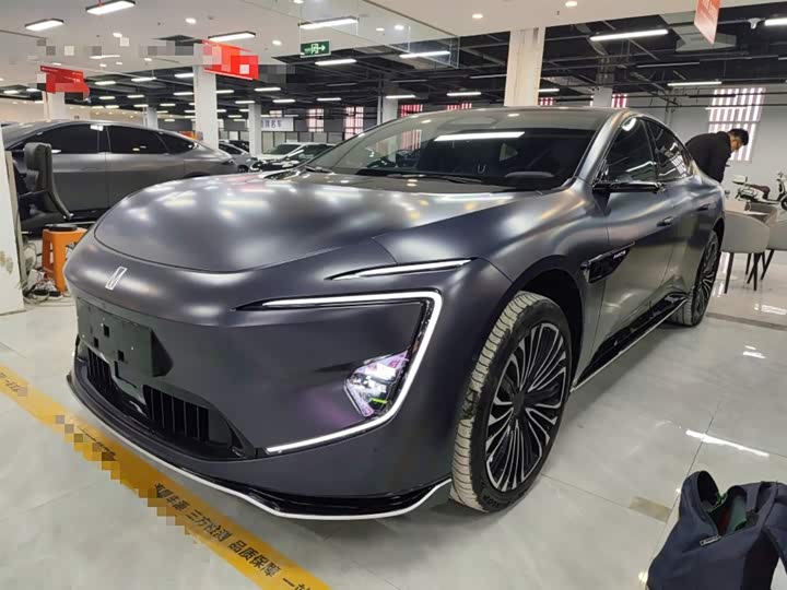 Фото 1 - Avatr 12