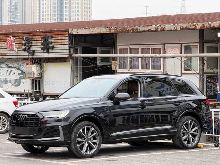 Фото 1 - Audi Q7