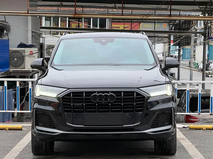 Фото 2 - Audi Q7