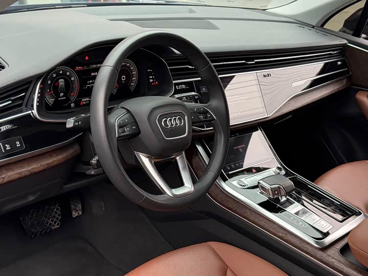 Фото 4 - Audi Q7