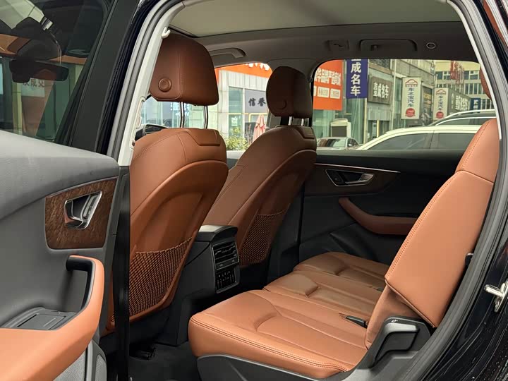 Фото 5 - Audi Q7