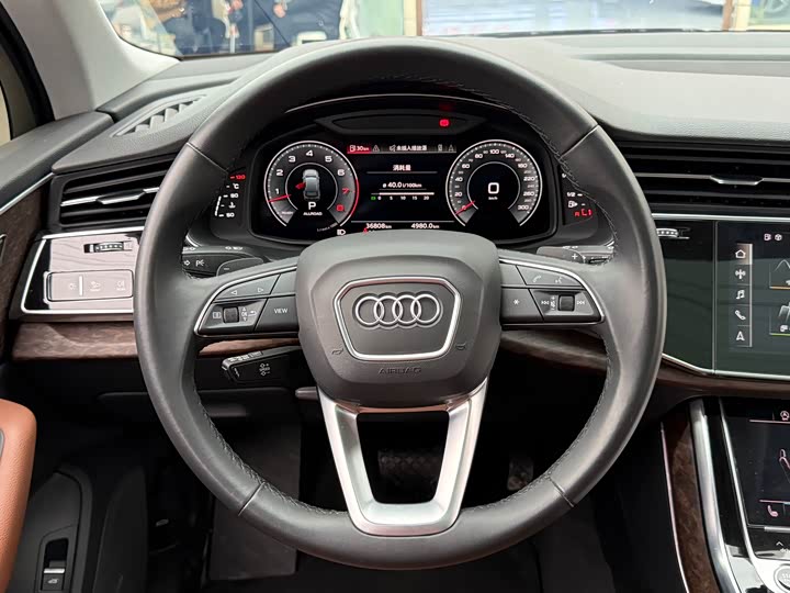 Фото 7 - Audi Q7