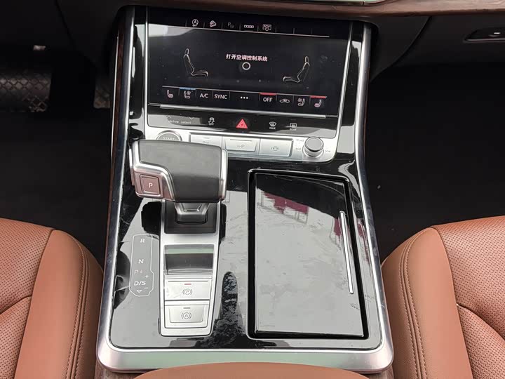 Фото 9 - Audi Q7