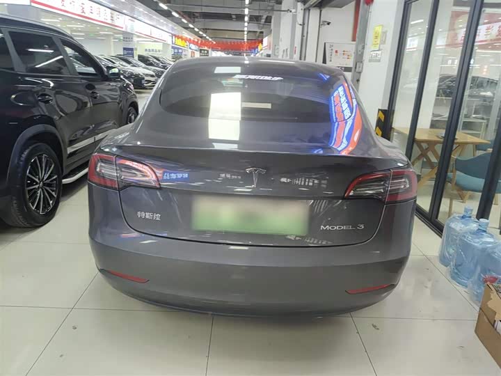 Фото 6 - Tesla Model 3