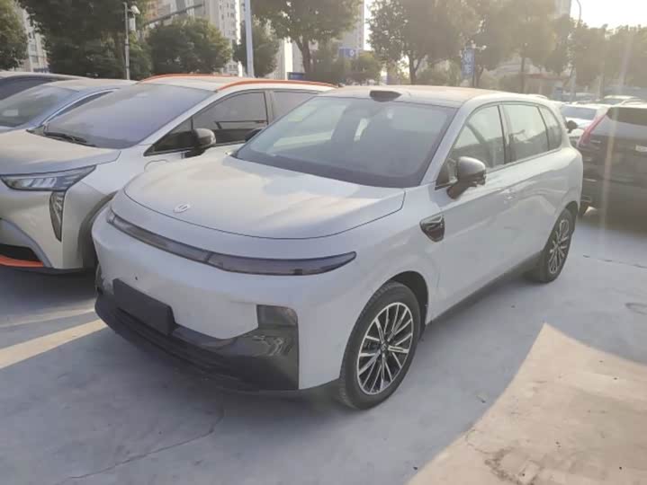 Фото 1 - Leapmotor B10