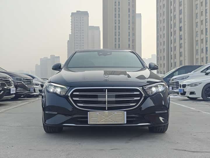 Фото 2 - Mercedes-Benz E-Class