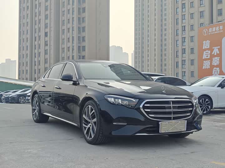 Фото 3 - Mercedes-Benz E-Class