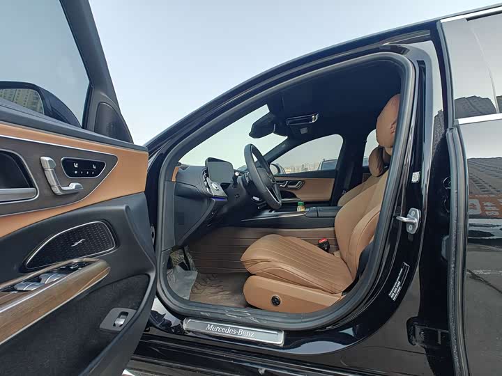 Фото 4 - Mercedes-Benz E-Class