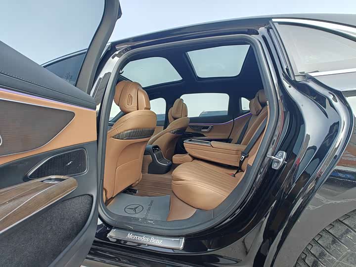 Фото 7 - Mercedes-Benz E-Class