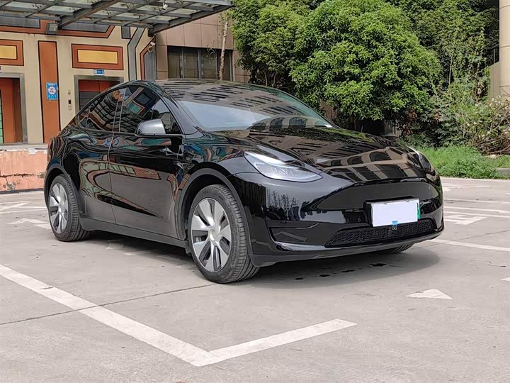 Фото 3 - Tesla Model Y