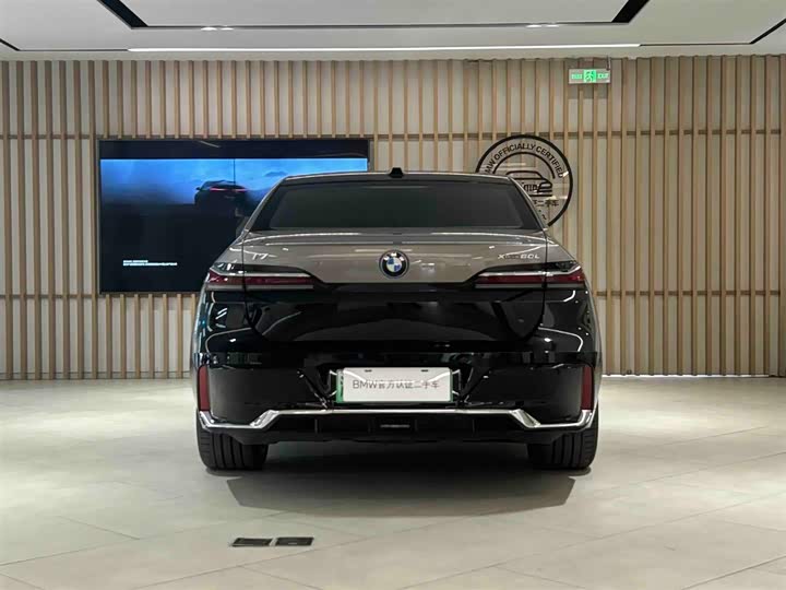Фото 6 - BMW i7
