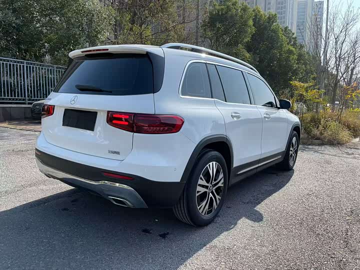 Фото 8 - Mercedes-Benz GLB-Class