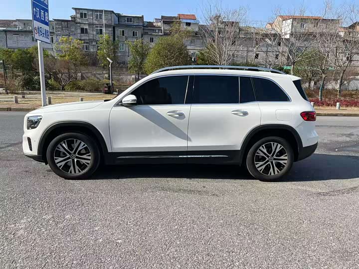 Фото 9 - Mercedes-Benz GLB-Class