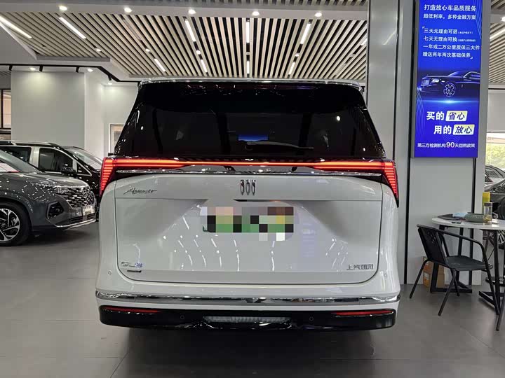 Фото 5 - Buick GL8 Hybrid