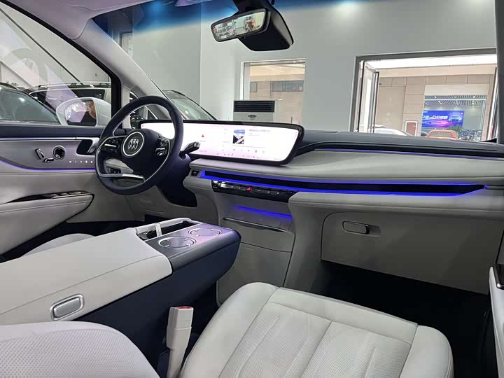 Фото 8 - Buick GL8 Hybrid