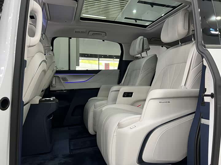 Фото 9 - Buick GL8 Hybrid