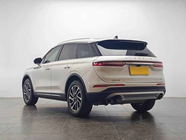 Фото 4 - Lincoln Corsair