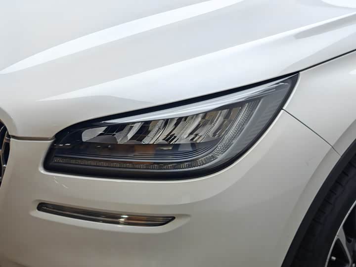 Фото 8 - Lincoln Corsair